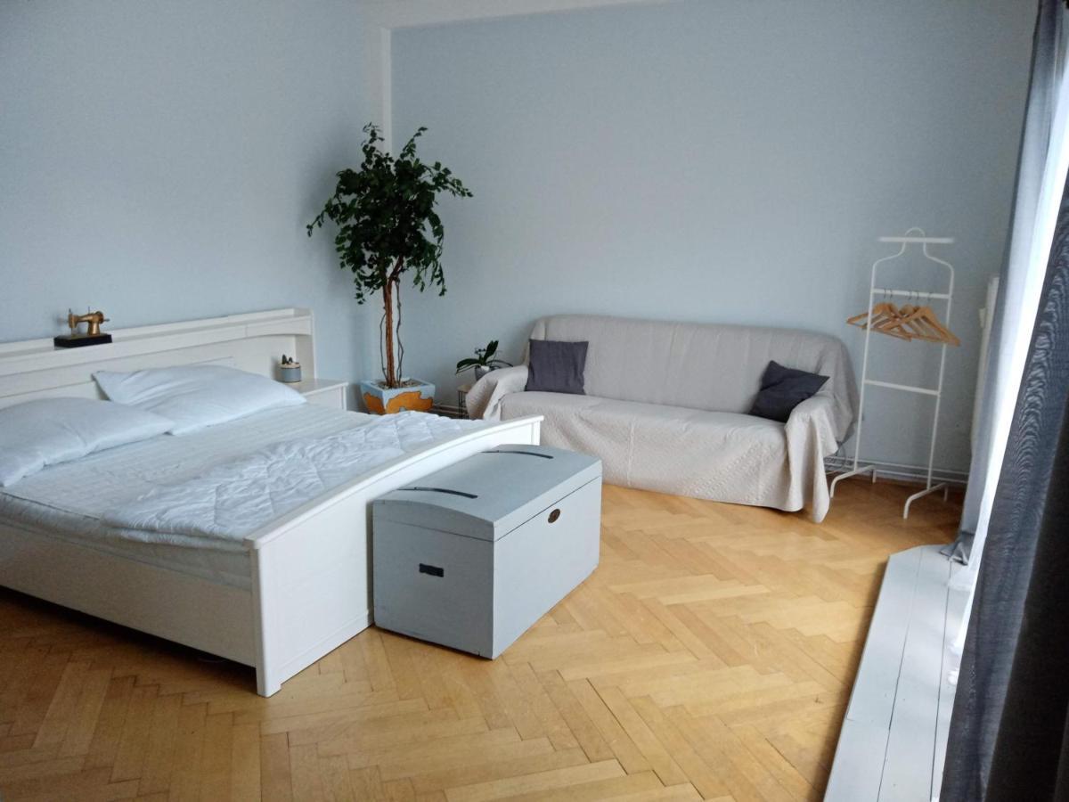 Apartman Xxl Яхимов Екстериор снимка